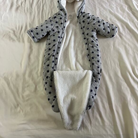 Baby Gap Sherpa Lined Grey Snowsuit Stars Bear Ears 0-3 Months - Picture 5 of 9